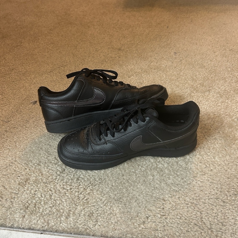 Nike women's Black Sneakers